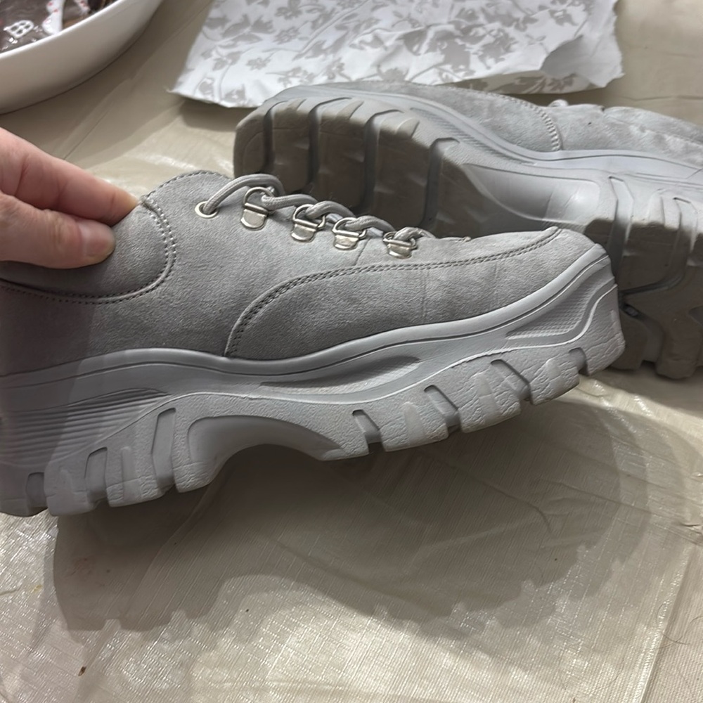 👟 3/$10 - sneakers